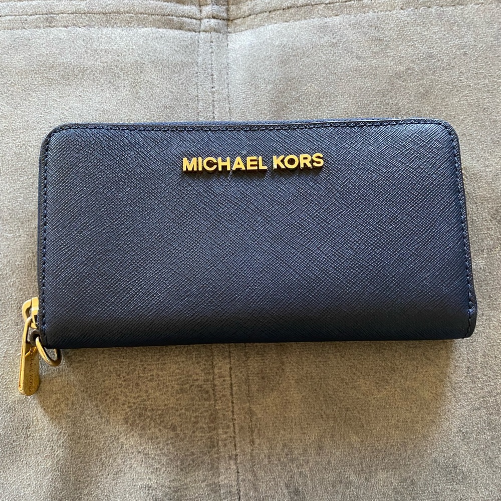 Michael kors wallet